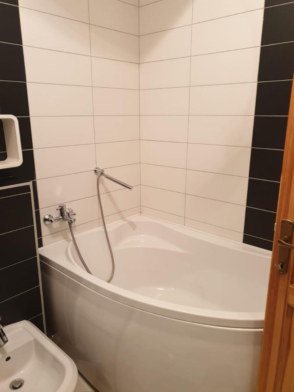 Hollywood Motel Podlugovi Zewnętrze zdjęcie